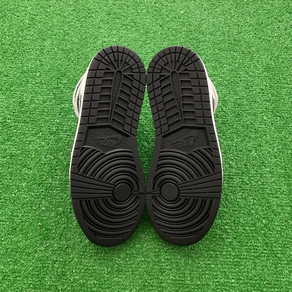 -Edm- 🐼*NEW* Air Jordan 1 Mid “White Shadow” (Sz 10) - Picture 7 of 10